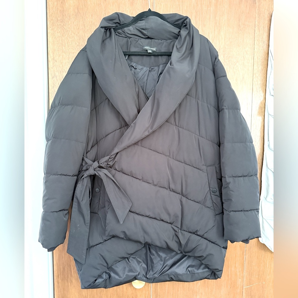 Women's Universal Standard Kanda 2 Puffer Jacket in Black